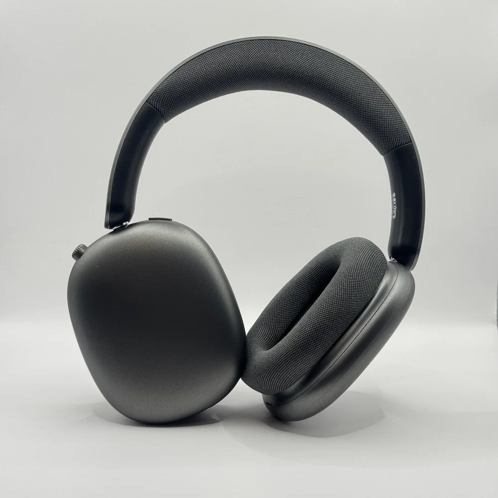 BLUK'S WAVEONIC BX-84 noise reduction wireless headphones standing at an angle on a white background