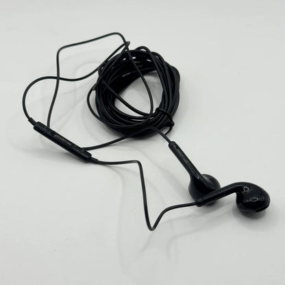 Pottme wired earphones showing built in microphone and volume control buttons on cable