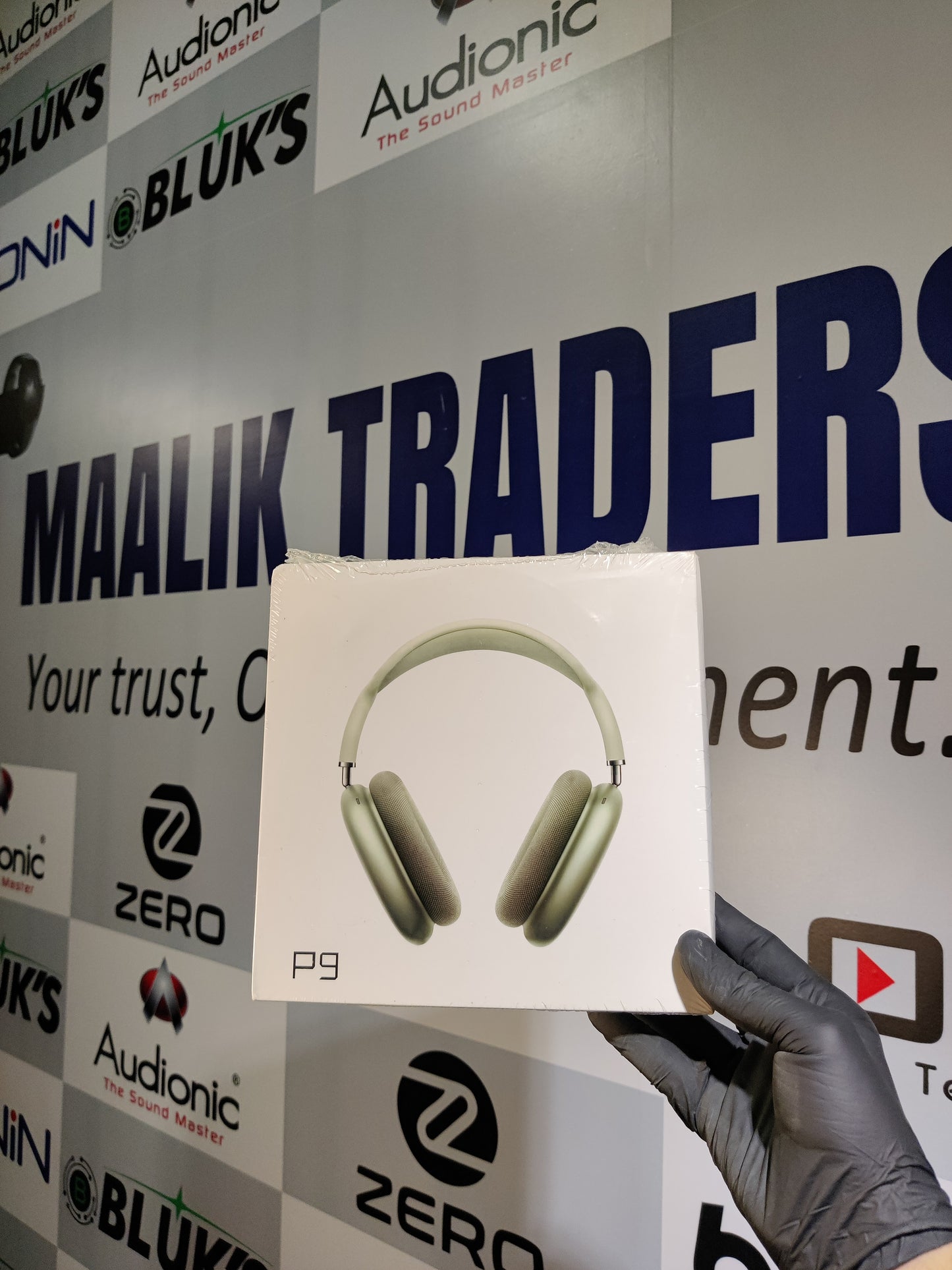 P9 Wireless Bluetooth Headphones