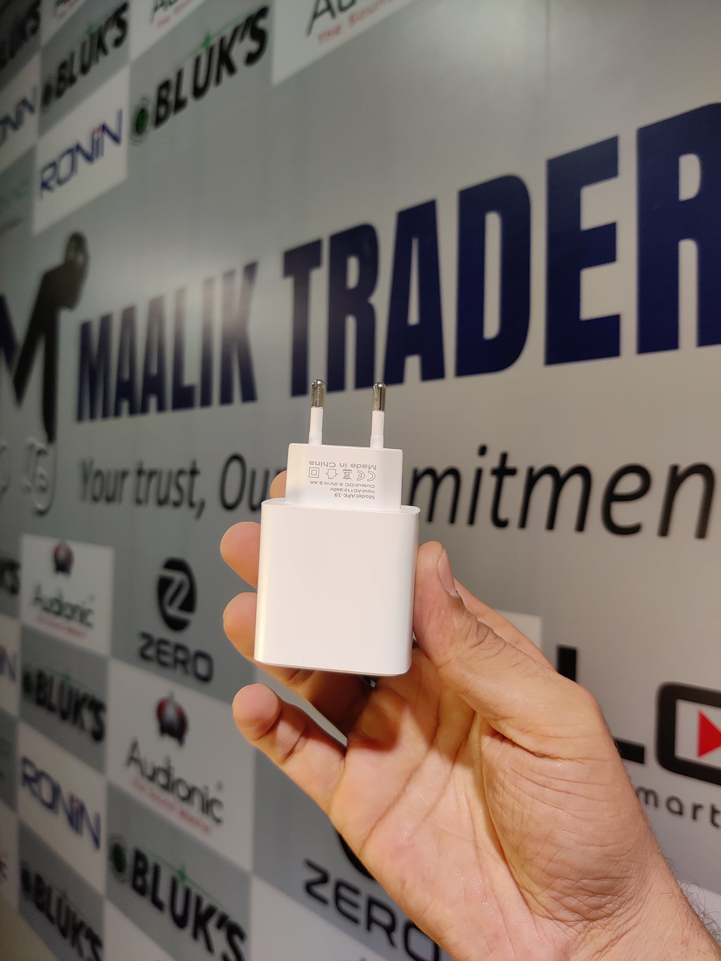 Apkina Dual USB Adapter